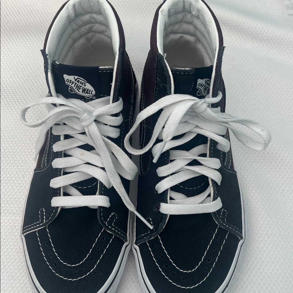 Vans Off the Wall Black and Burgundy High-Top Sneakers. Size 6.5.